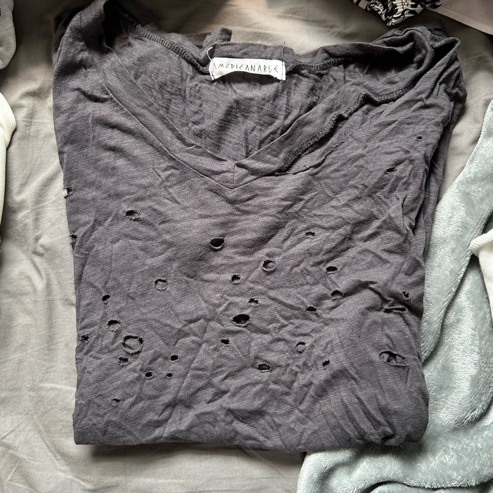 CUTE HOLE TSHIRT